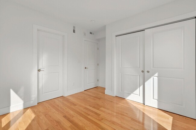 Building Photo - 42 Dennis St