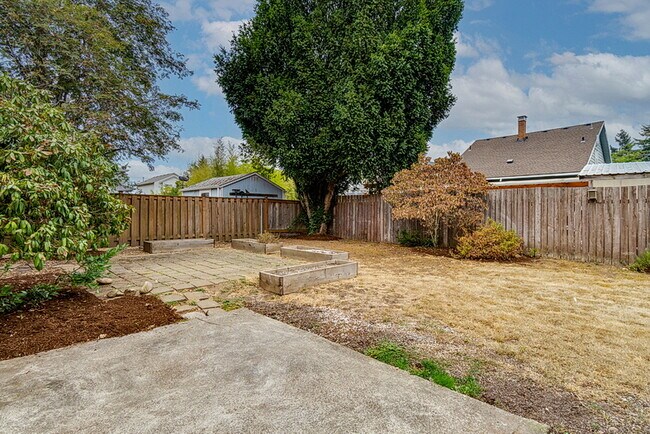 Building Photo - 7316 SE 68th Ave