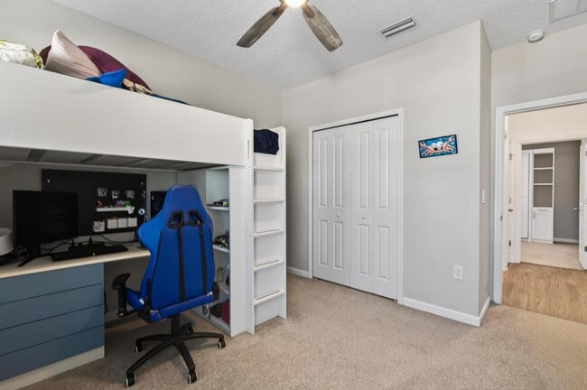 Building Photo - 67 Windermere Way