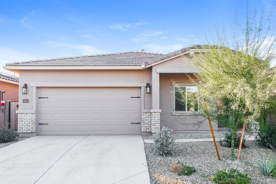 Primary Photo - 24567 W Alta Vis Rd