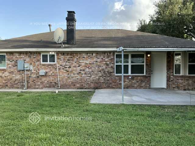 Building Photo - 3902 Paulette Dr