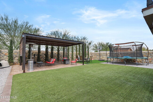 Building Photo - 3017 Tierra Salada Dr
