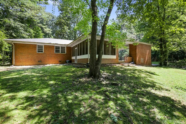Building Photo - 645 Pauley Pl NE
