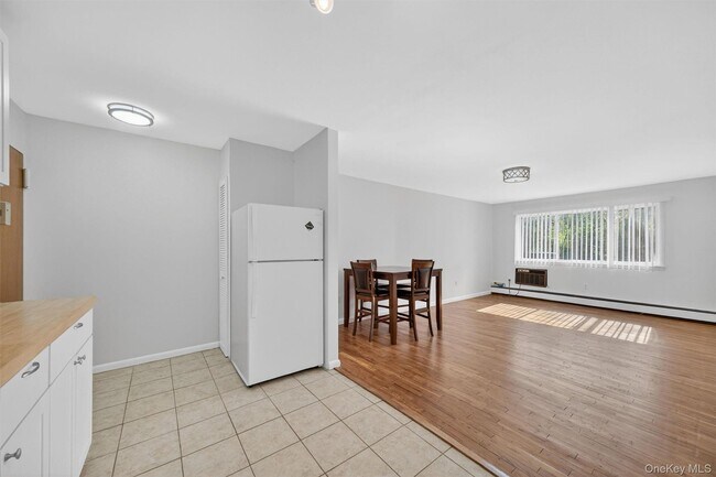 Building Photo - 810 Blooming Grove Turnpike