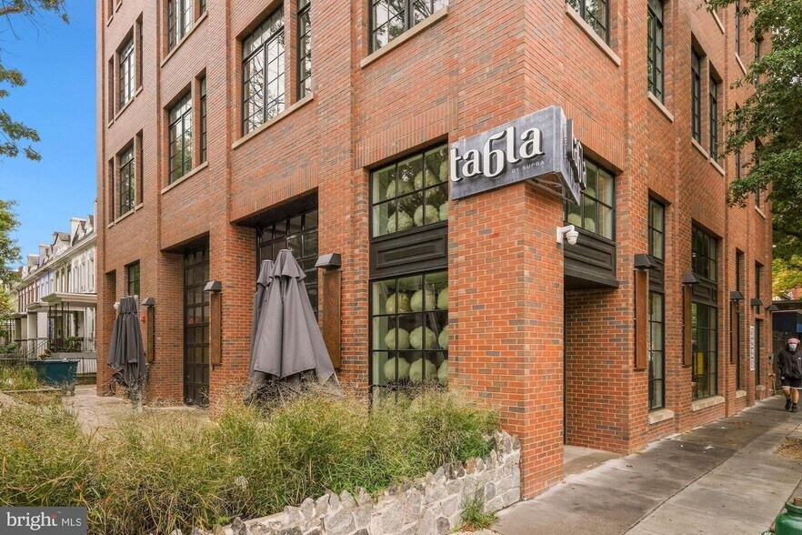 New restaurant down the street - 616 Lamont St NW