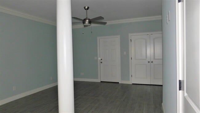 Building Photo - 1176 Waxwing Dr