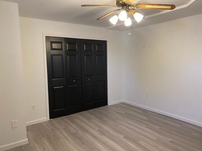 Building Photo - 55 Clover Ave