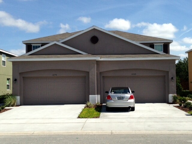 Primary Photo - Beautiful 3 bedroom, 2.5 bath recently ren...