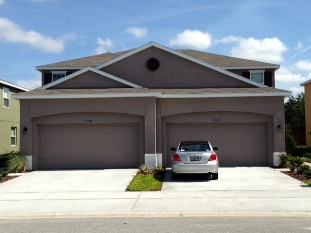 Primary Photo - Beautiful 3 bedroom, 2.5 bath townhouse in...