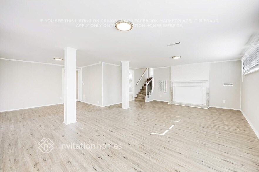 Building Photo - 728 Winthorne Dr