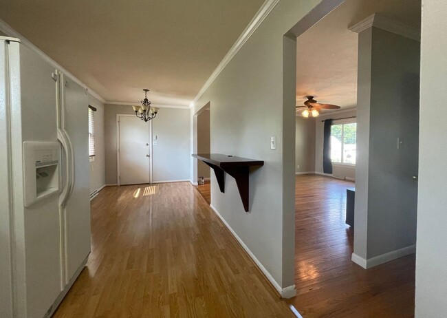 Building Photo - 1503 Bunn St