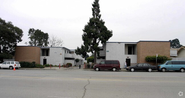 1660 - 1670 Bay Rd - 1660-1670 Bay Rd