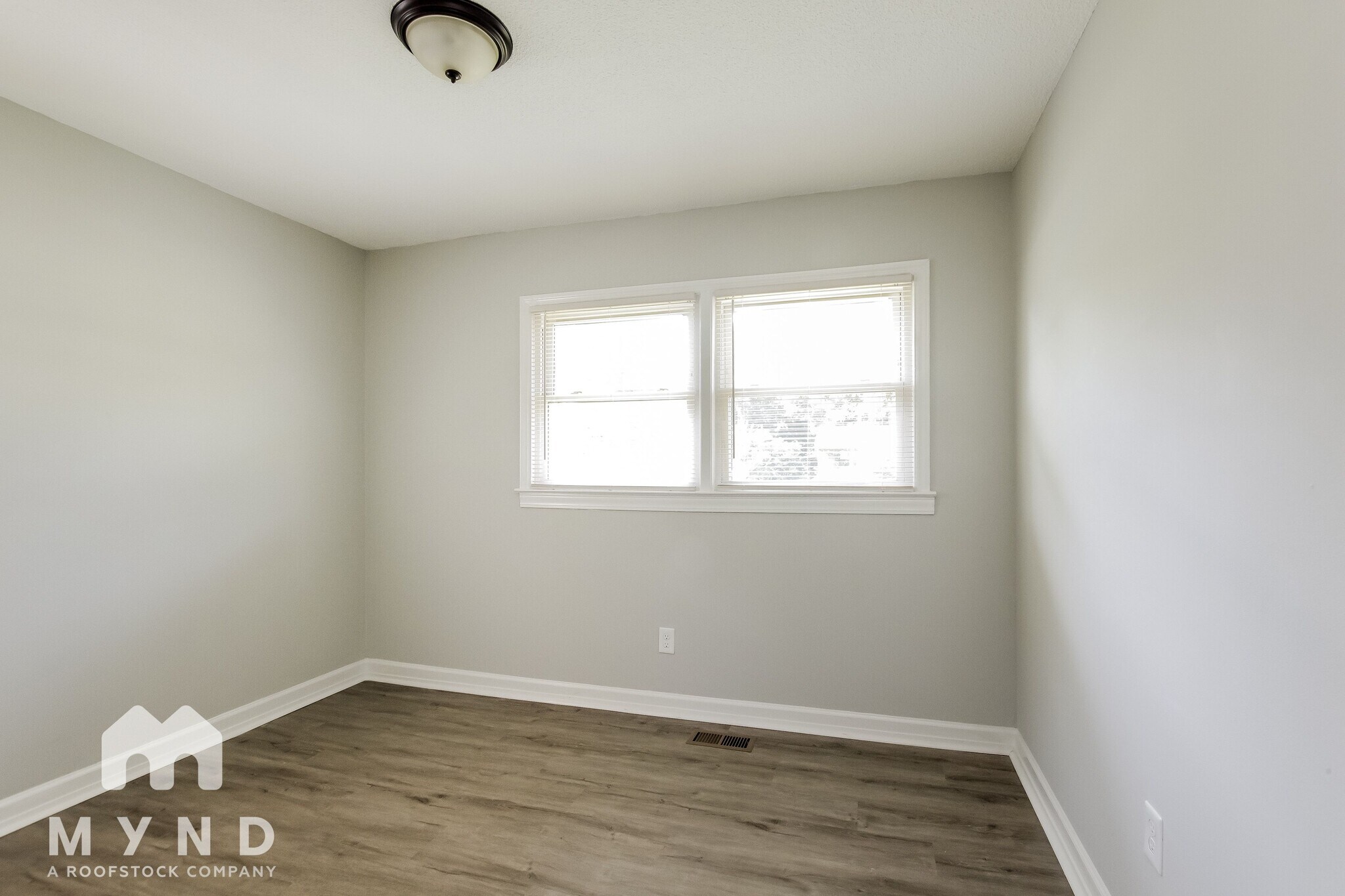 Building Photo - 3624 Somerset Dr