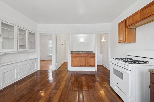 Building Photo - 1734 W Clarke St