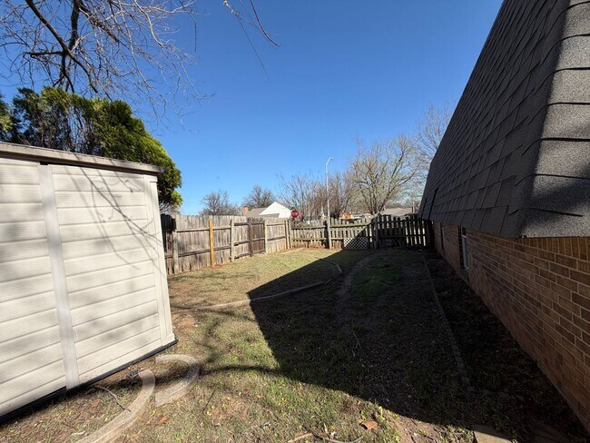 Building Photo - Beautiful 3bed/2.5bath Updated Westside Norman Home Available for Rent!