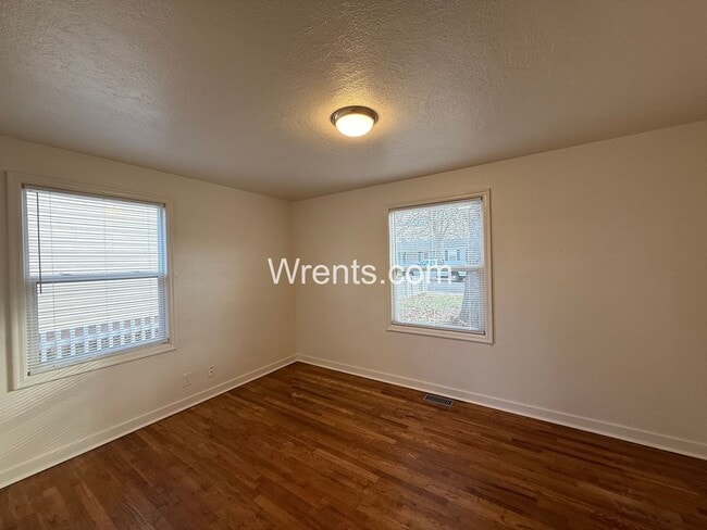 Building Photo - 3 Bedrooms | 1 Bathroom | Rancher with Large Detached Shop