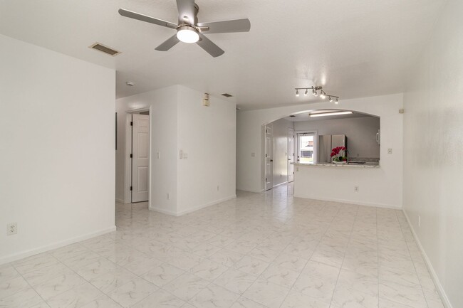 Building Photo - 1165 Luminary Cir