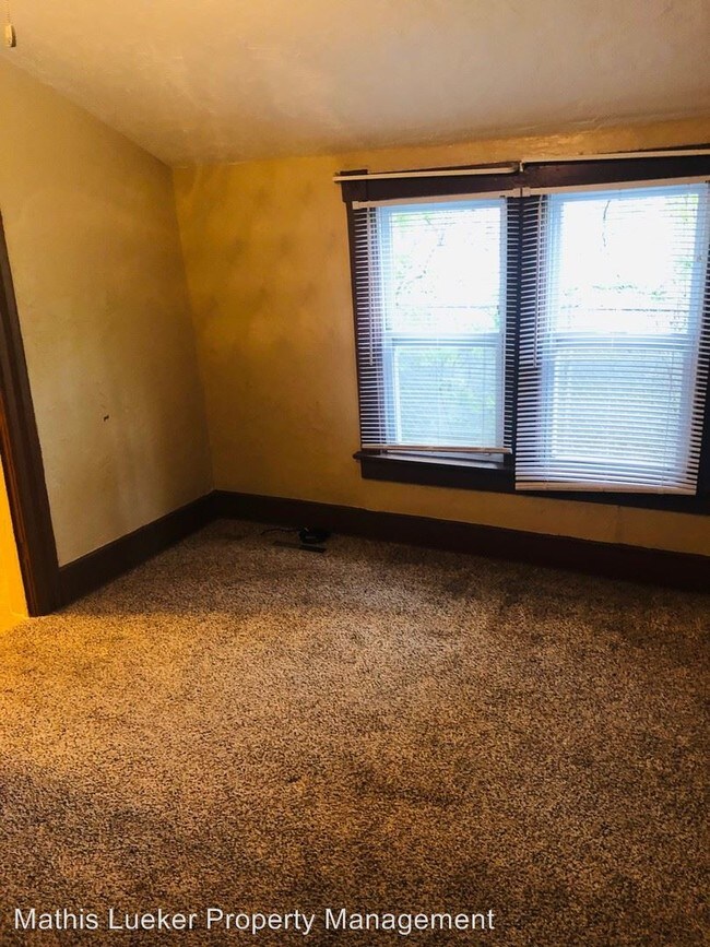 Building Photo - 2 br, 1 bath House - 922 N. Webster #1