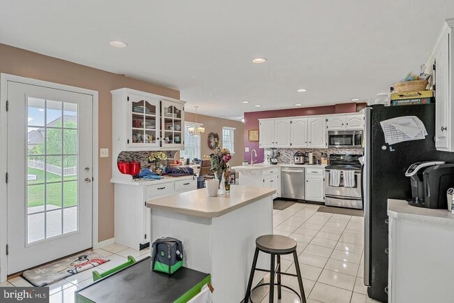Building Photo - 201 Sunbrook Dr