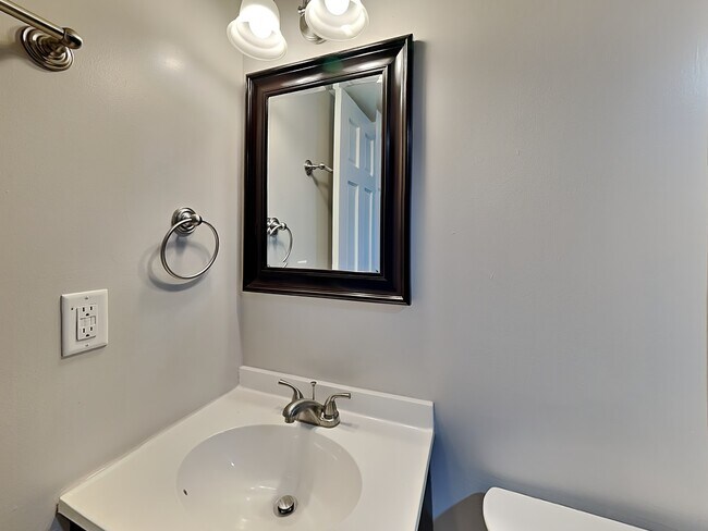 Building Photo - Lantern Square Apartments-A3