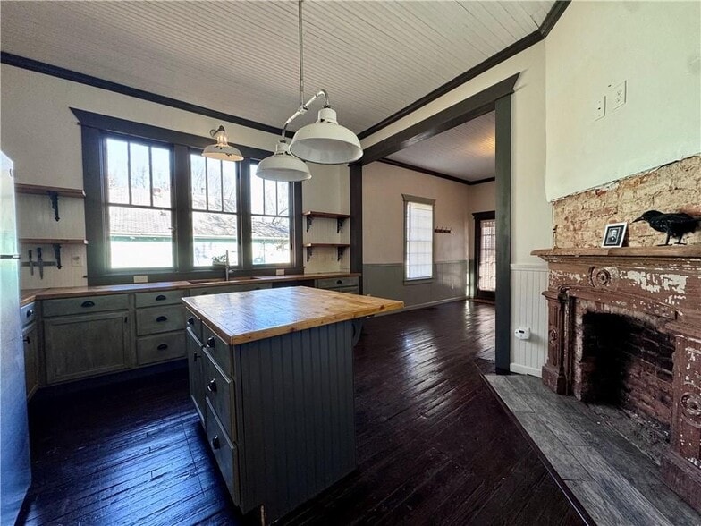 Building Photo - 749 Cooper St SW