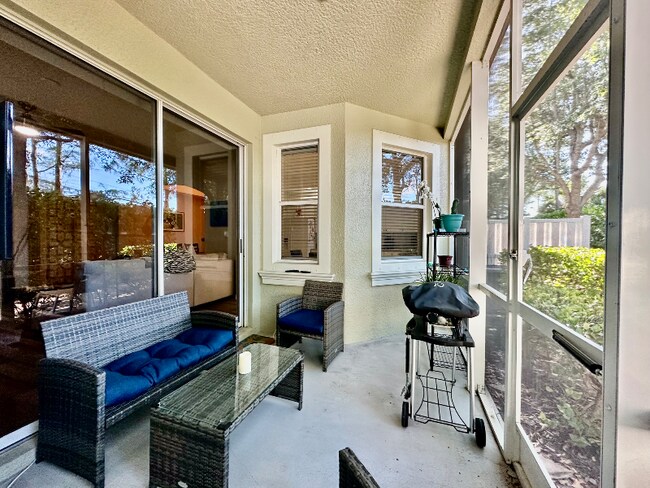 Building Photo - 1335 Mariposa Cir