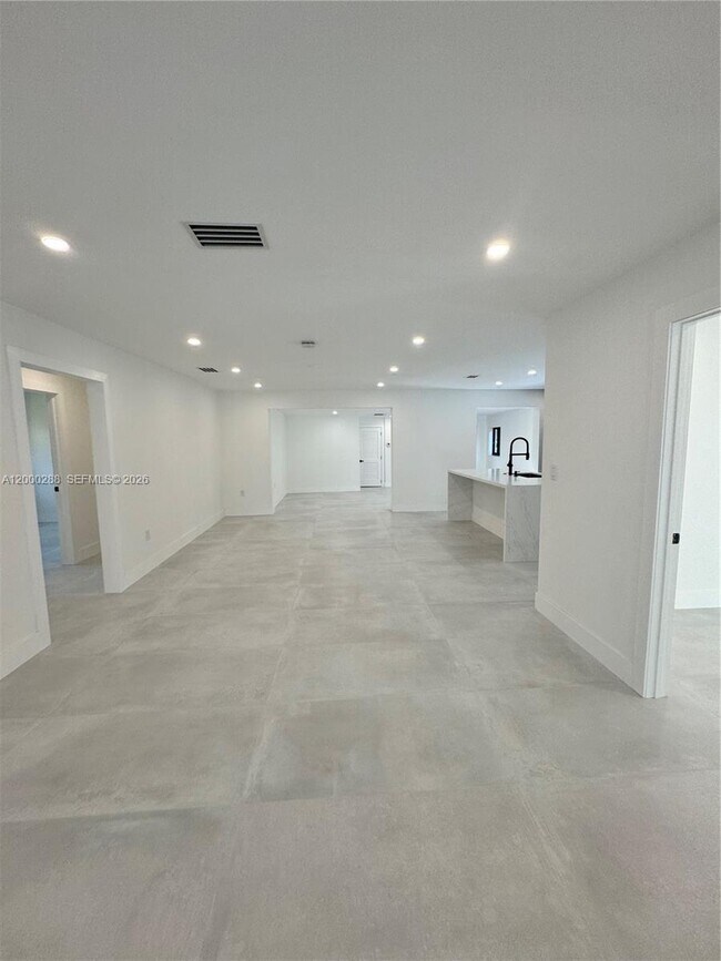 Building Photo - 3335 SW 65th Ave