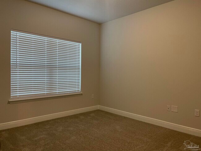 Building Photo - 395 Hilburn Ln