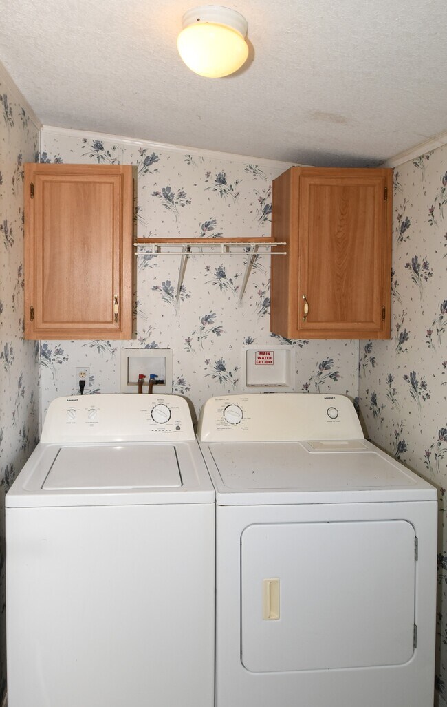 Building Photo - 2753 Mesa Trail