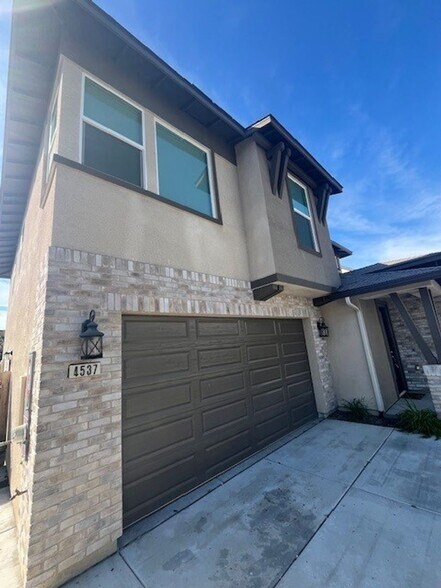 Building Photo - 4537 S Ernest St