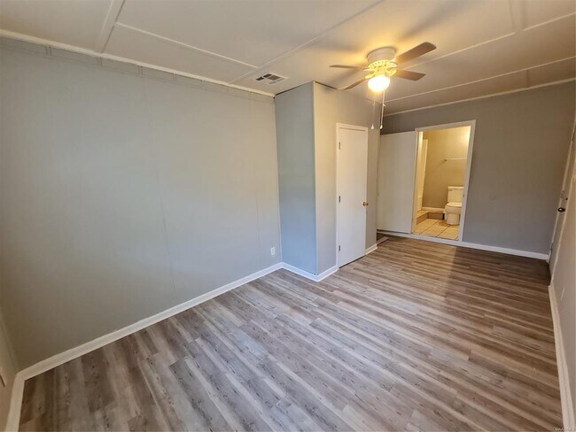 Building Photo - 1128 Karen Rd