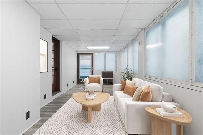 Building Photo - 3841 Lawnview Ave