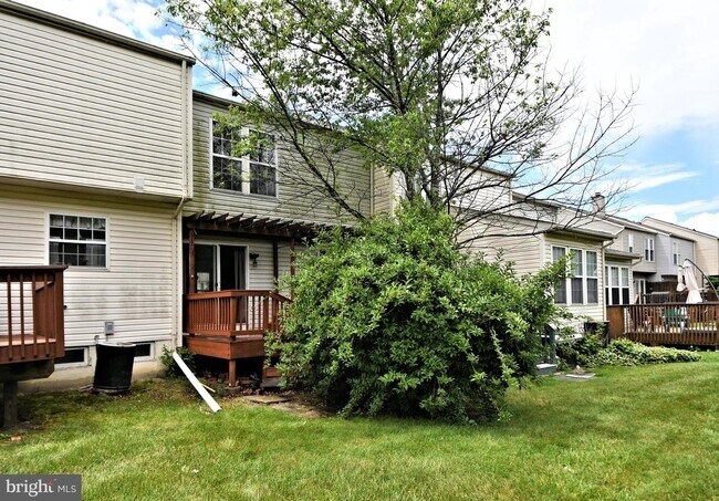 Building Photo - 3435 Westview Dr