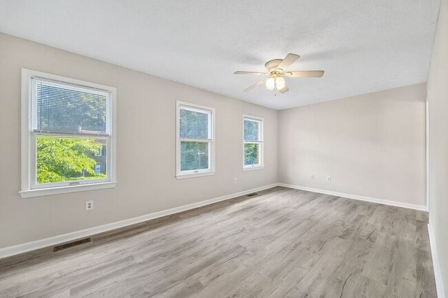 Building Photo - 439 Wynridge Dr