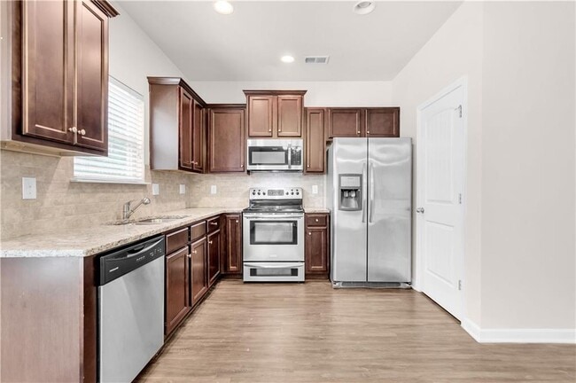 Building Photo - 4488 Ravenwood Dr