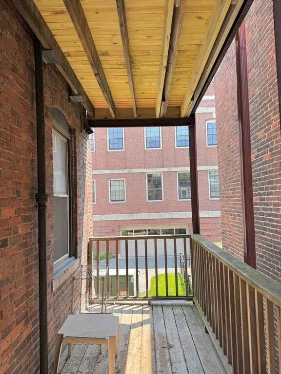 Building Photo - 404 Bunker Hill St
