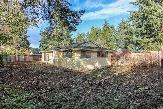 Building Photo - 14210 SW Rochester Dr