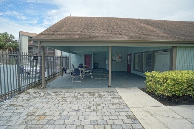 Building Photo - 6338 Newtown Cir
