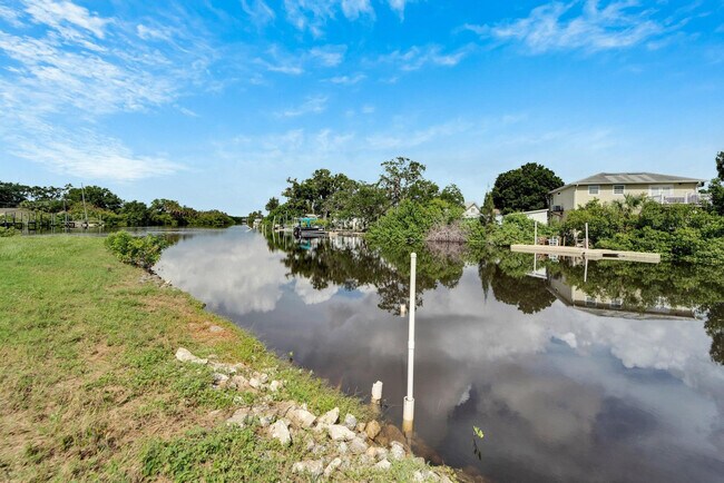 Building Photo - 8820 Rocky Creek Dr