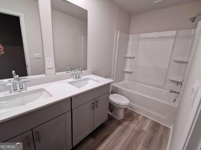 Building Photo - 6025 White Sycamore Pl