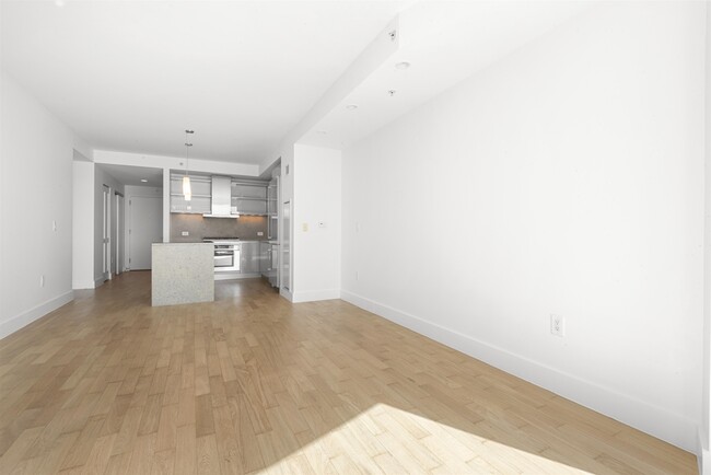 Building Photo - 77 Hudson St