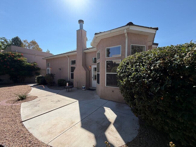 Building Photo - 6517 Glen Oak NE