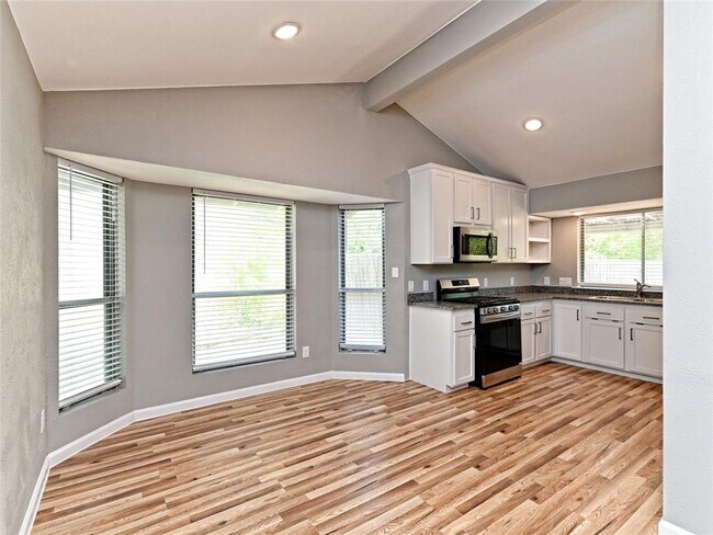 Building Photo - 4004 Jaffna Cove