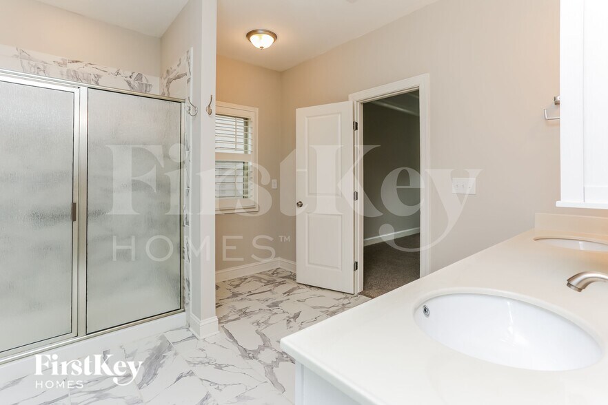 Building Photo - 4541 Banshire Cir