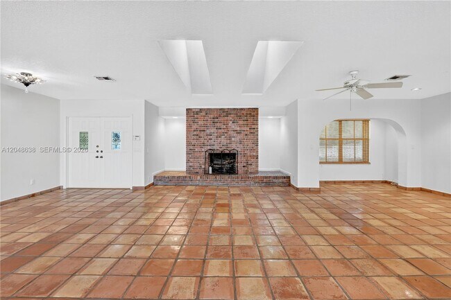 Building Photo - 14121 SW 97th Ave