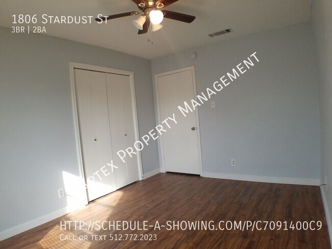Building Photo - 1806 Stardust St