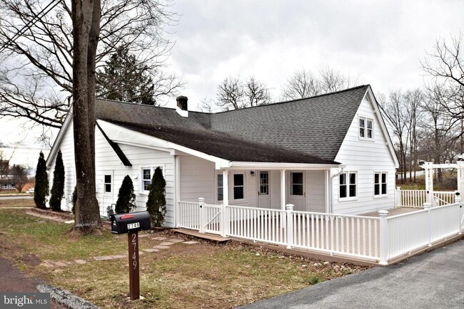Primary Photo - 2749 Woodland Ave
