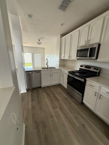 Building Photo - 10836 Savannah Wood Ct