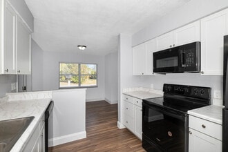 Building Photo - 2305 Burns Ave