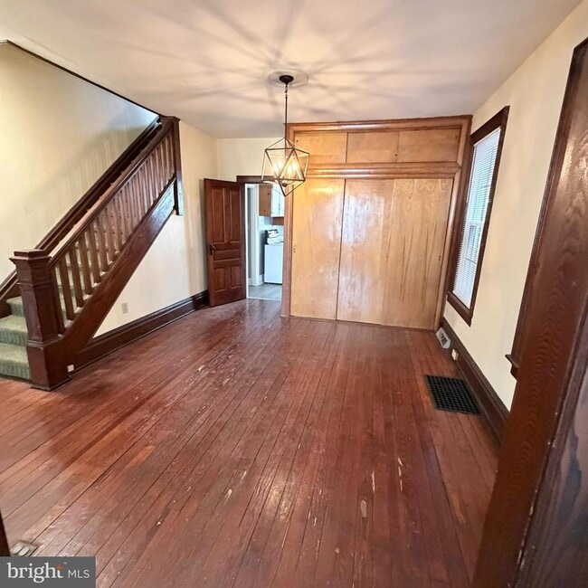 Building Photo - 235 Park Ave